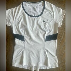 Nike Dry-Fit Womens Size Small Tennis Shirt